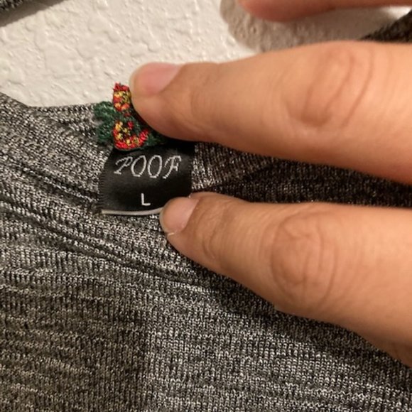 Gray Poof top - Picture 4 of 4